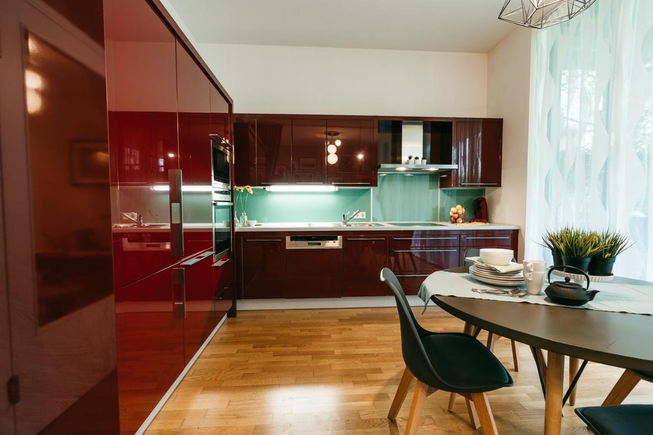 Luxury Downtown Appartement Mit Garage Graz Exterior photo